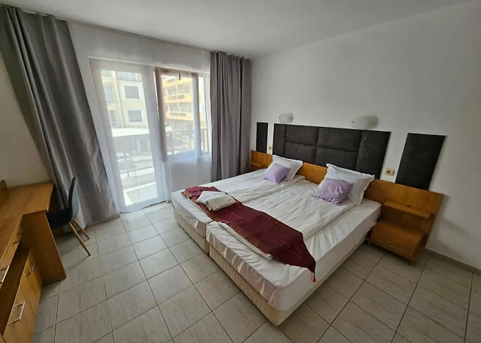 Mirage Family Otel *