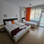 Hotel Mirage Family *