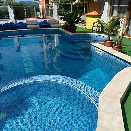 Hotel Mirage Family *